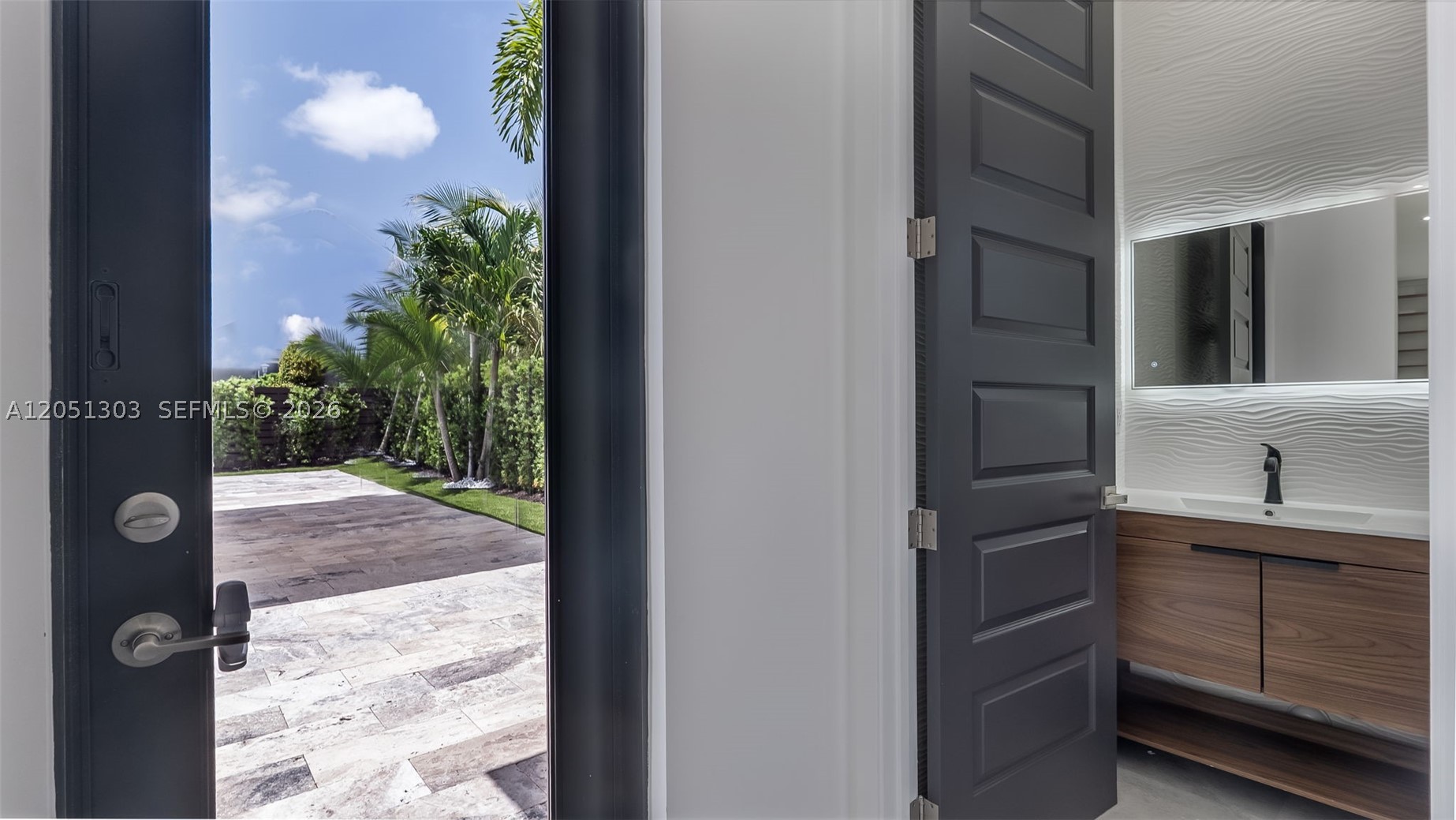 8900 NW 161st Ter, Miami Lakes FL 33018