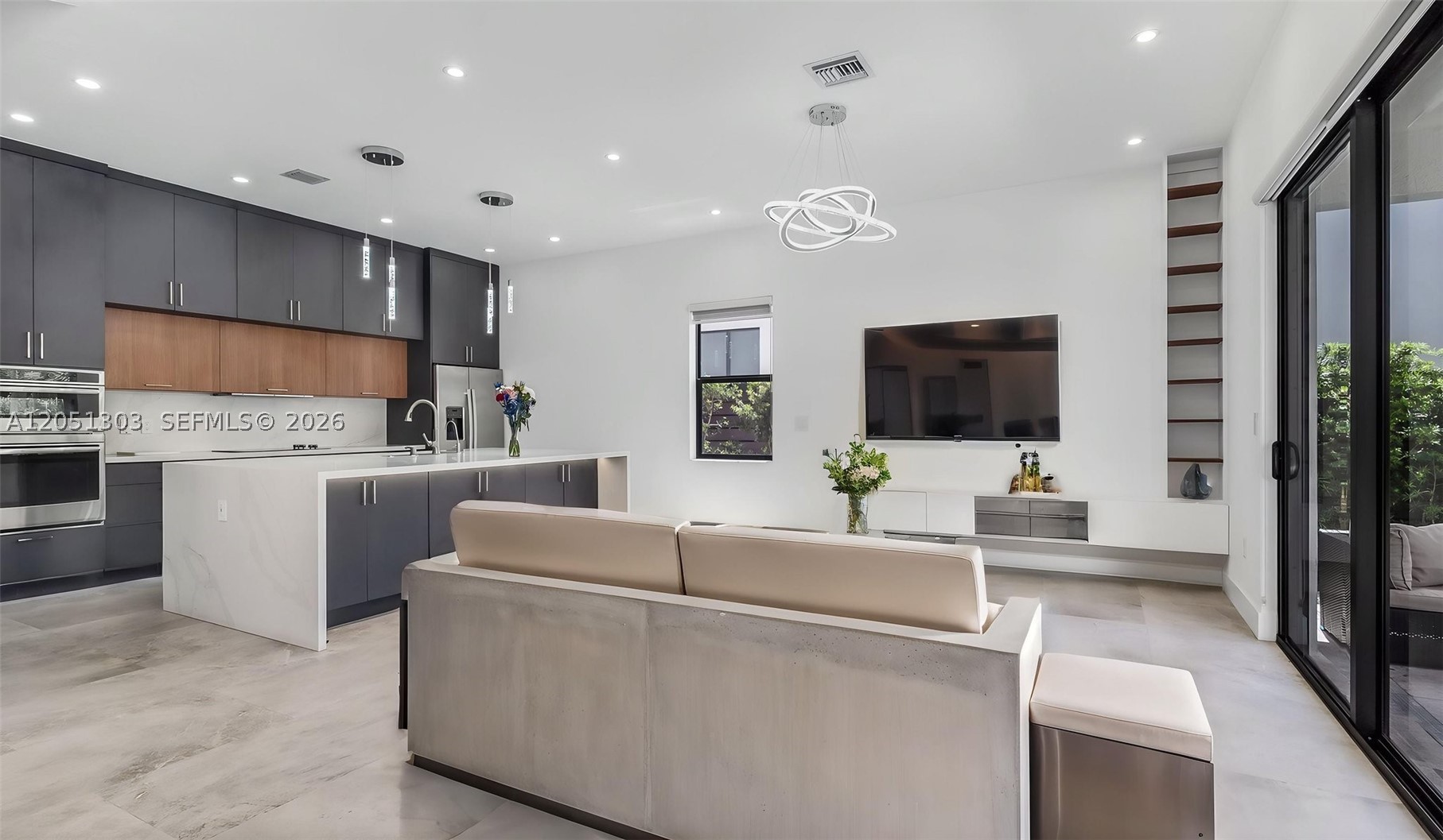 8900 NW 161st Ter, Miami Lakes FL 33018