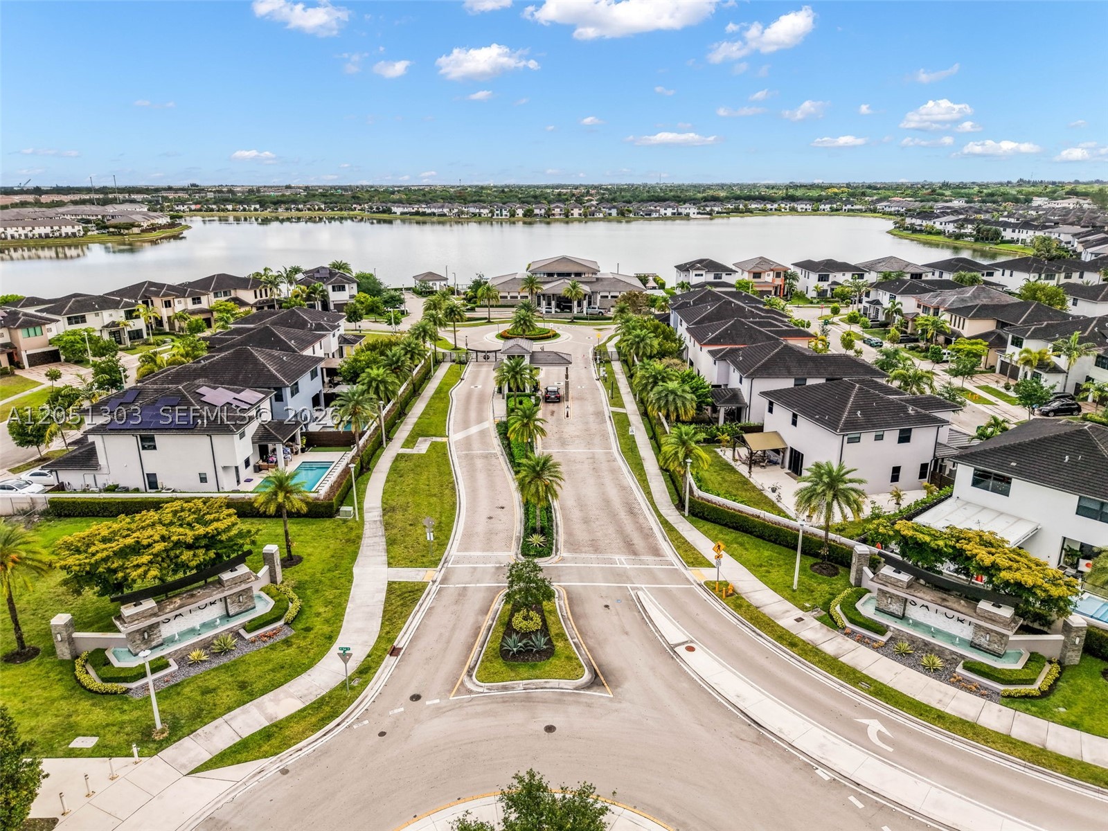 8900 NW 161st Ter, Miami Lakes FL 33018