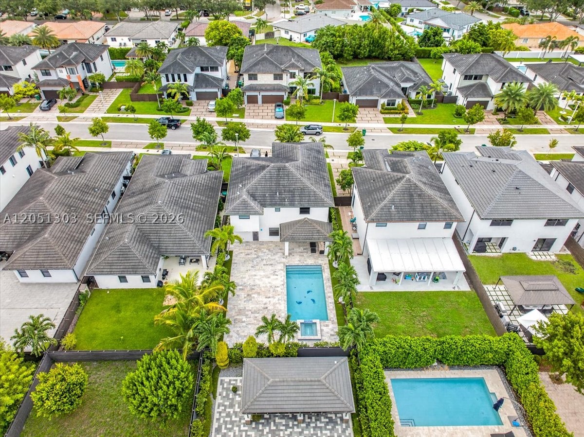 8900 NW 161st Ter, Miami Lakes FL 33018