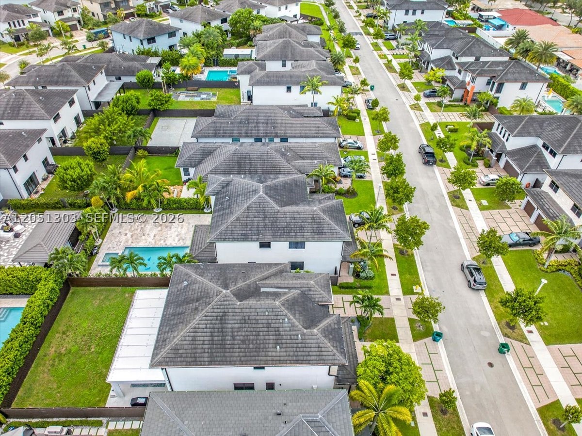 8900 NW 161st Ter, Miami Lakes FL 33018