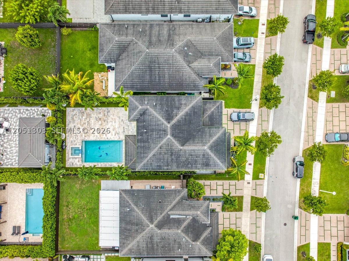 8900 NW 161st Ter, Miami Lakes FL 33018