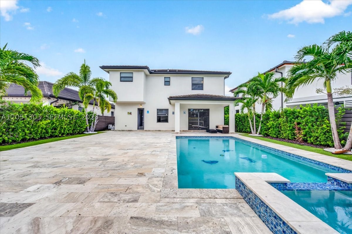 8900 NW 161st Ter, Miami Lakes FL 33018