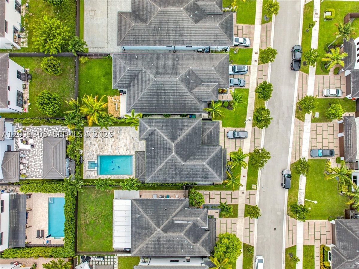 8900 NW 161st Ter, Miami Lakes FL 33018