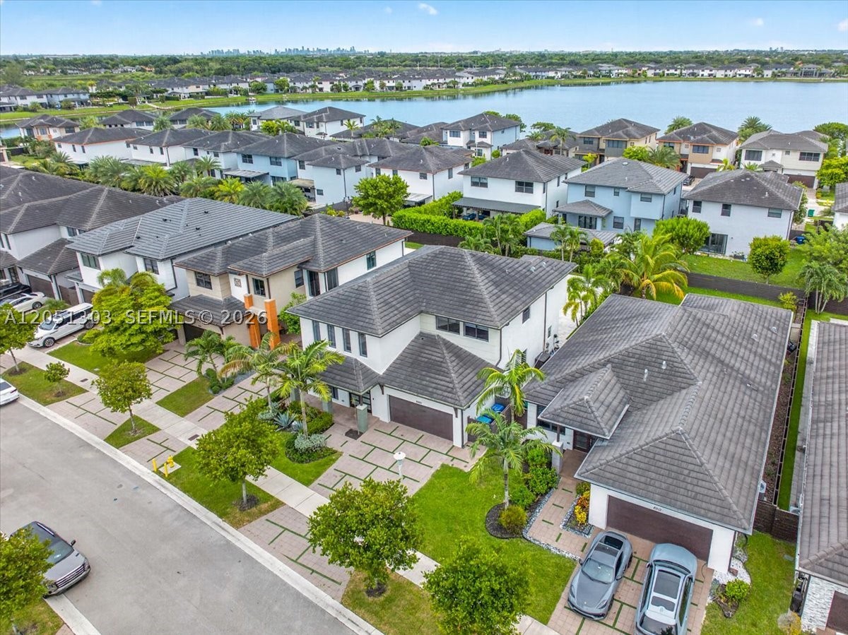 8900 NW 161st Ter, Miami Lakes FL 33018