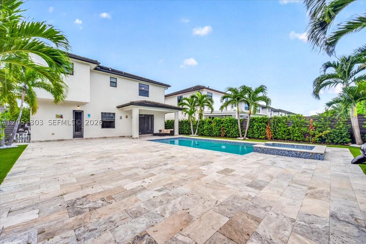 8900 NW 161st Ter, Miami Lakes FL 33018