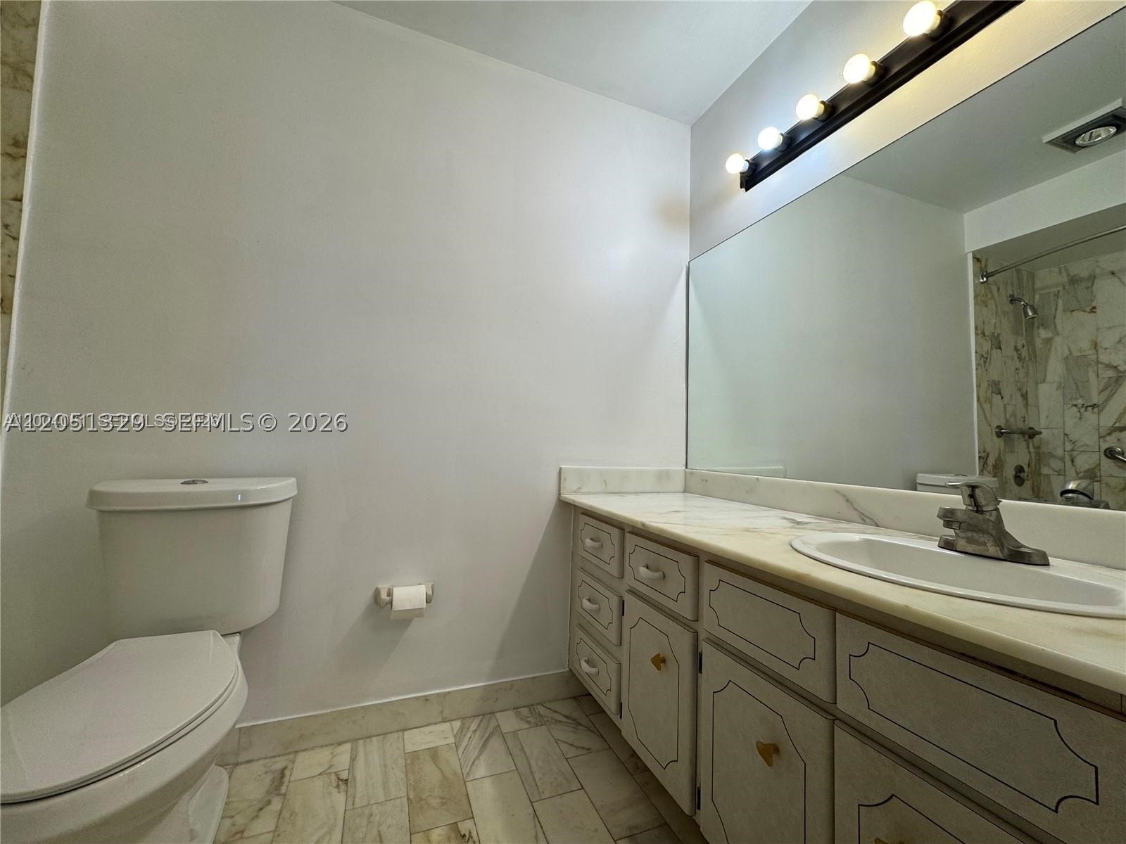 2600 NE 135th St #4J-A, North Miami FL 33181