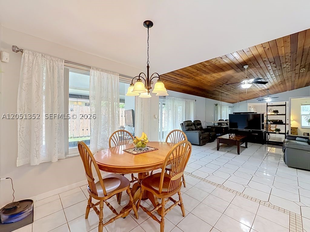 4201 NW 73rd Ave, Lauderhill FL 33319