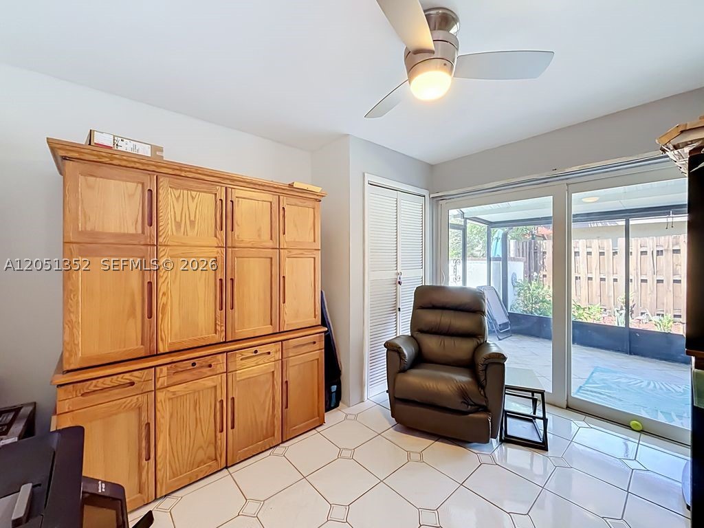 4201 NW 73rd Ave, Lauderhill FL 33319