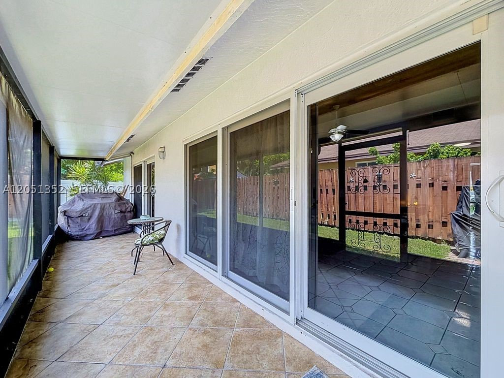 4201 NW 73rd Ave, Lauderhill FL 33319