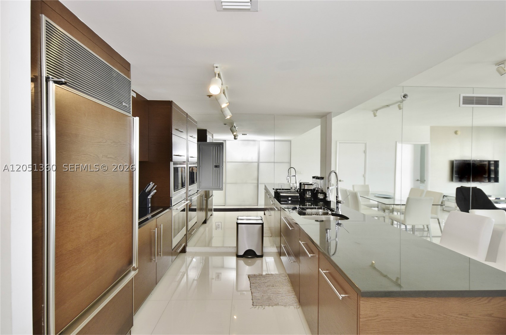 465 BRICKELL AVENUE #3205, Miami FL 33131