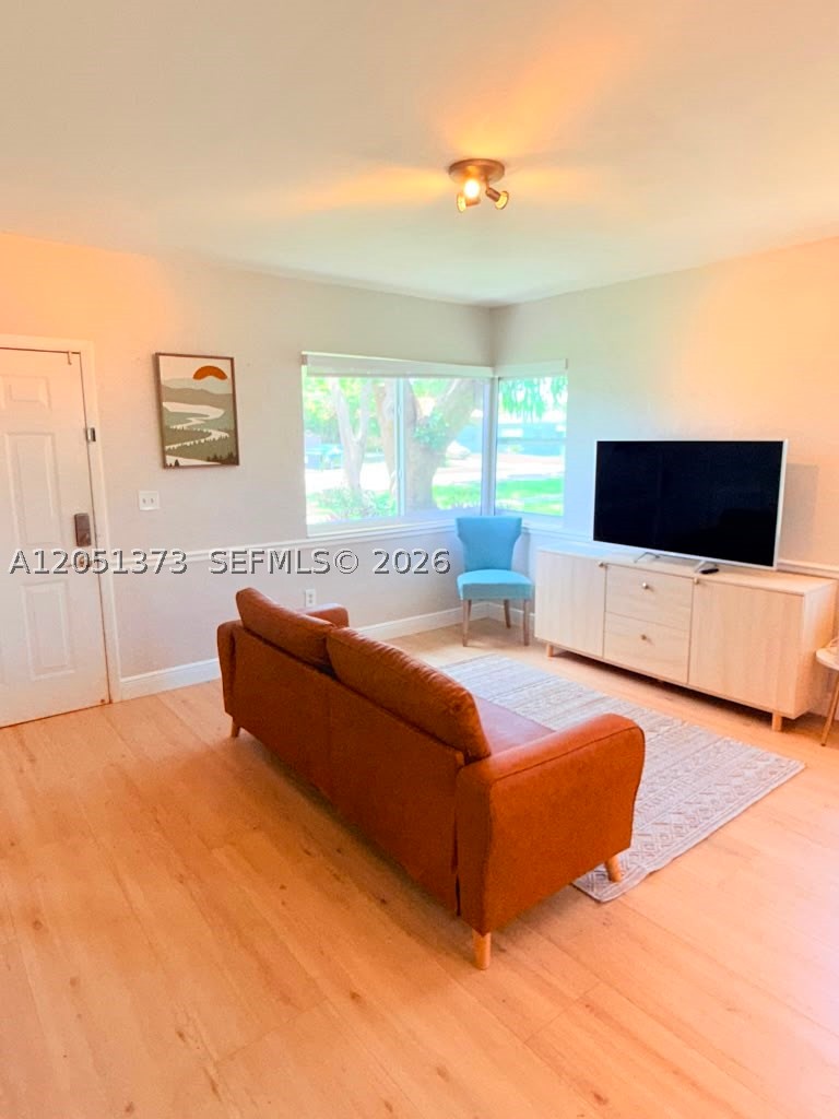 201 Flagler Dr #201, Miami Springs FL 33166