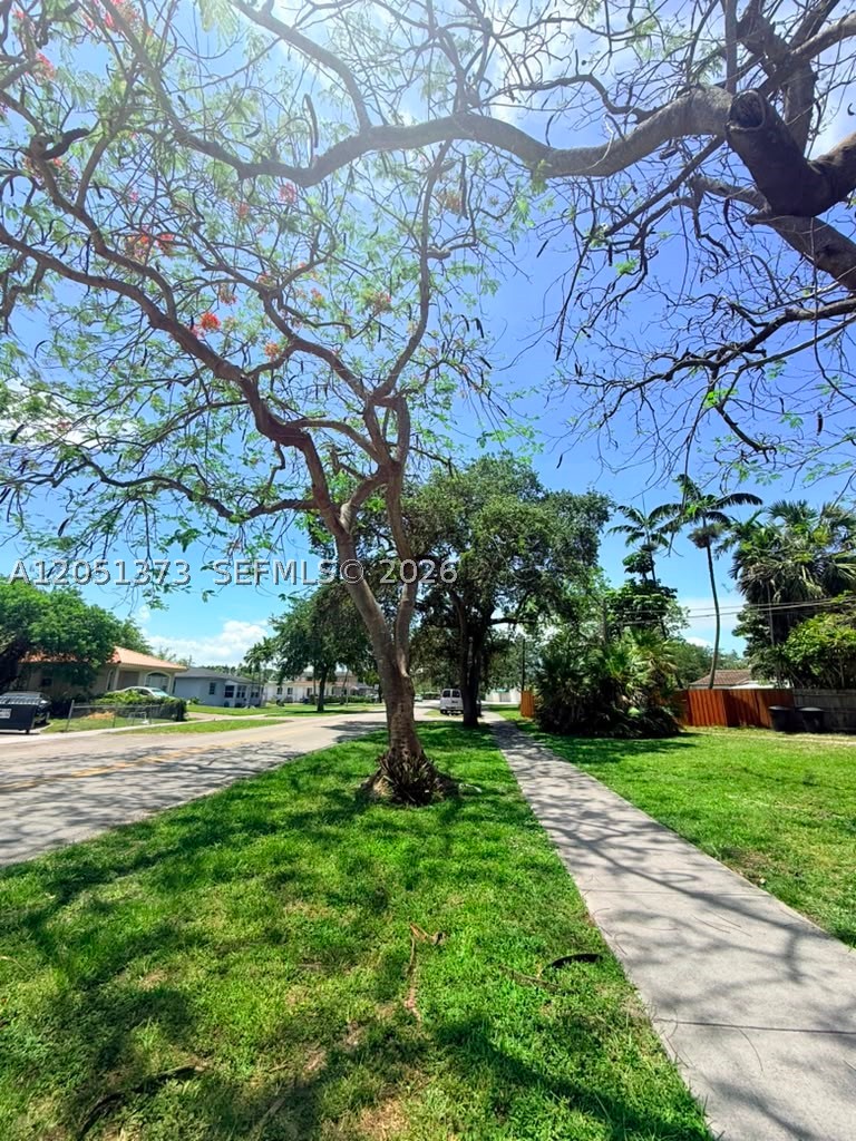 201 Flagler Dr #201, Miami Springs FL 33166