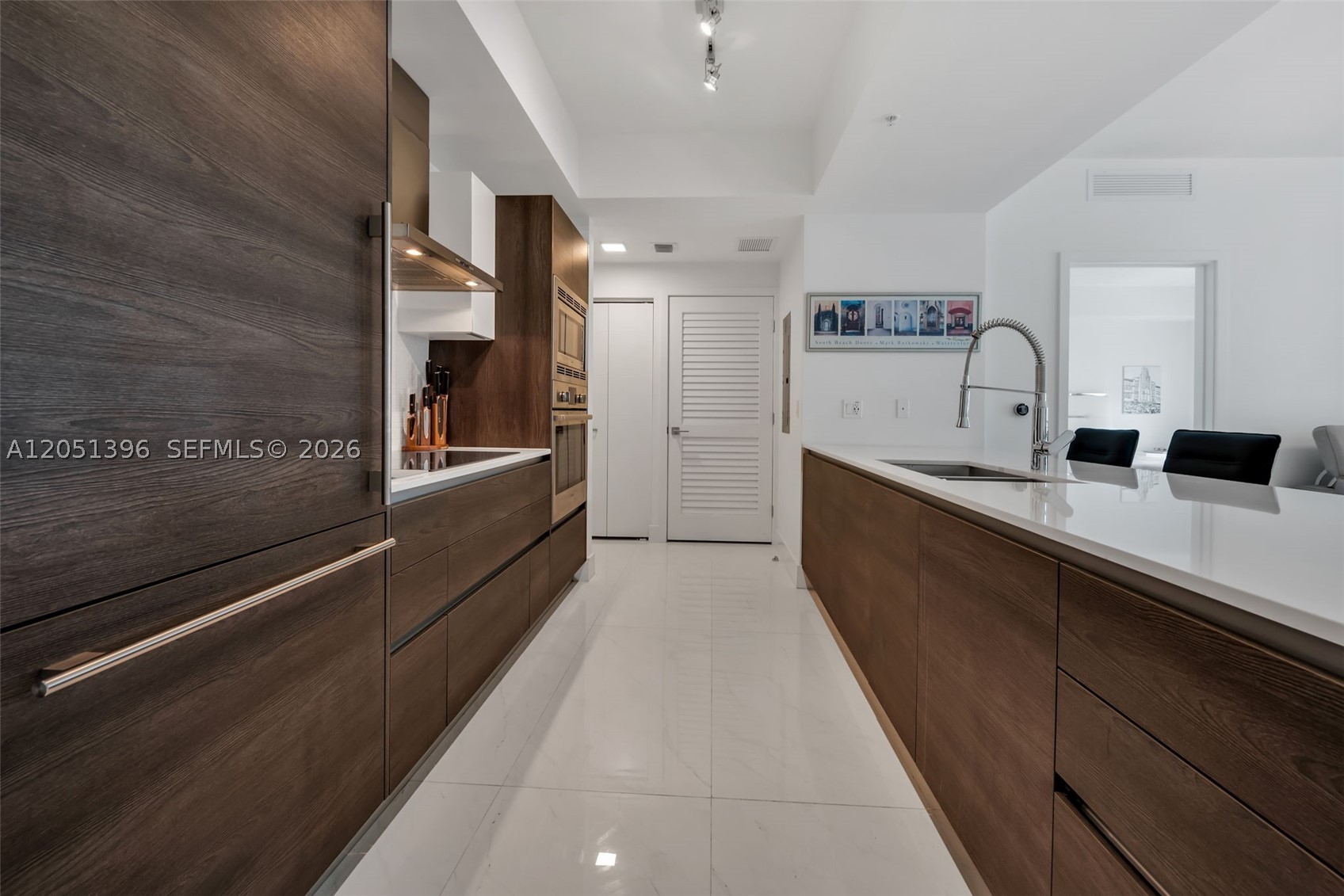 301 Altara Ave #824, Coral Gables FL 33146