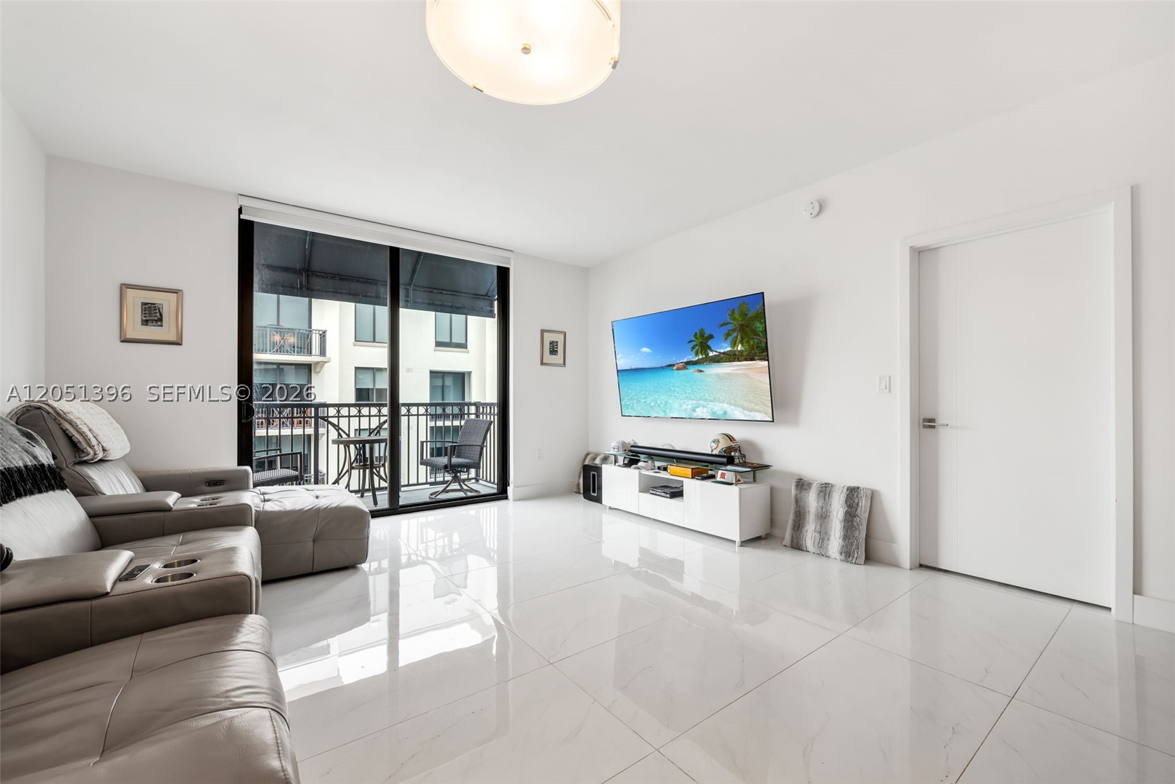 301 Altara Ave #824, Coral Gables FL 33146