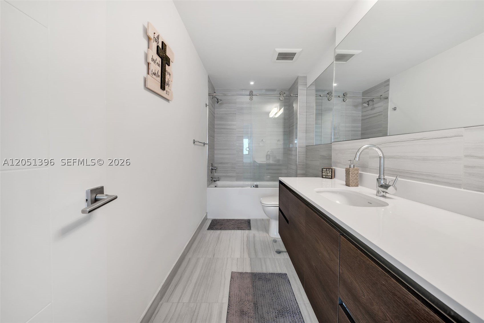 301 Altara Ave #824, Coral Gables FL 33146