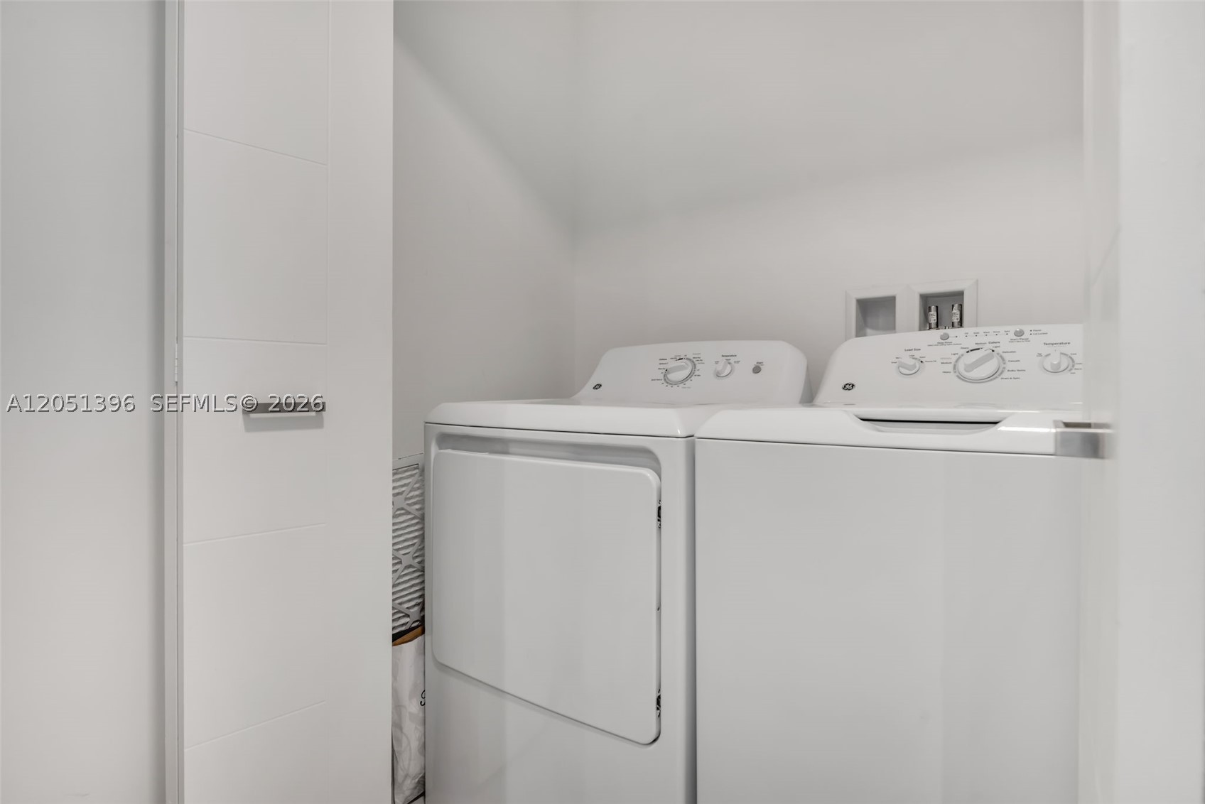 301 Altara Ave #824, Coral Gables FL 33146