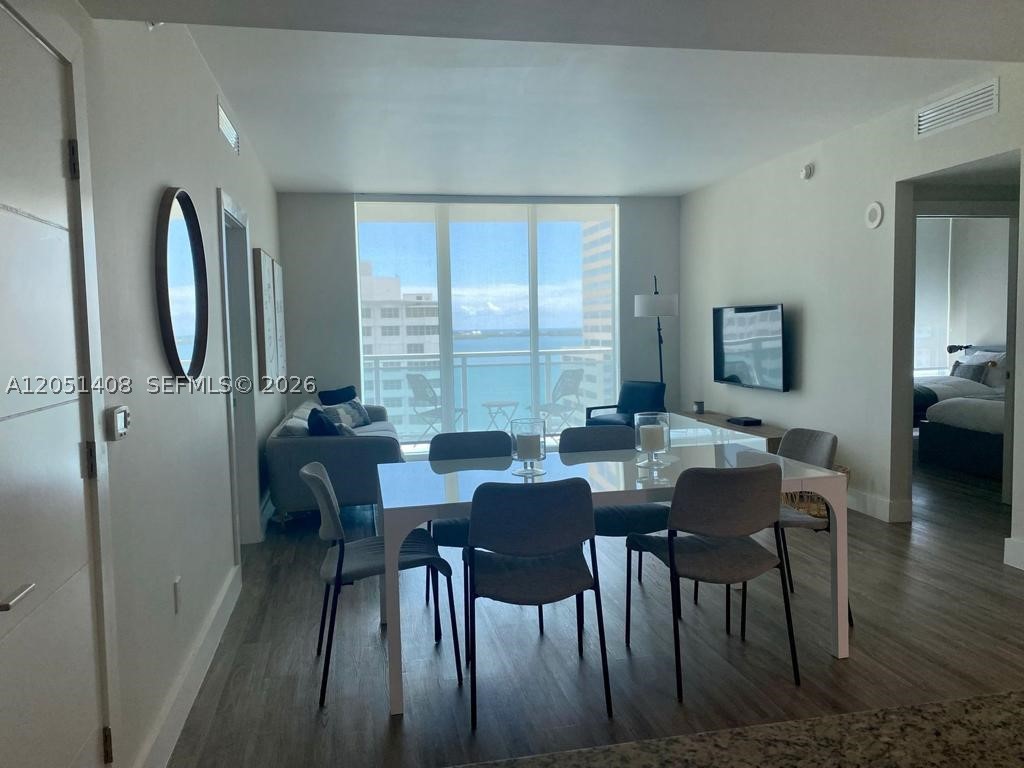 951 Brickell Ave #1706, Miami FL 33131