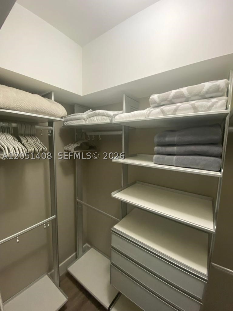 951 Brickell Ave #1706, Miami FL 33131