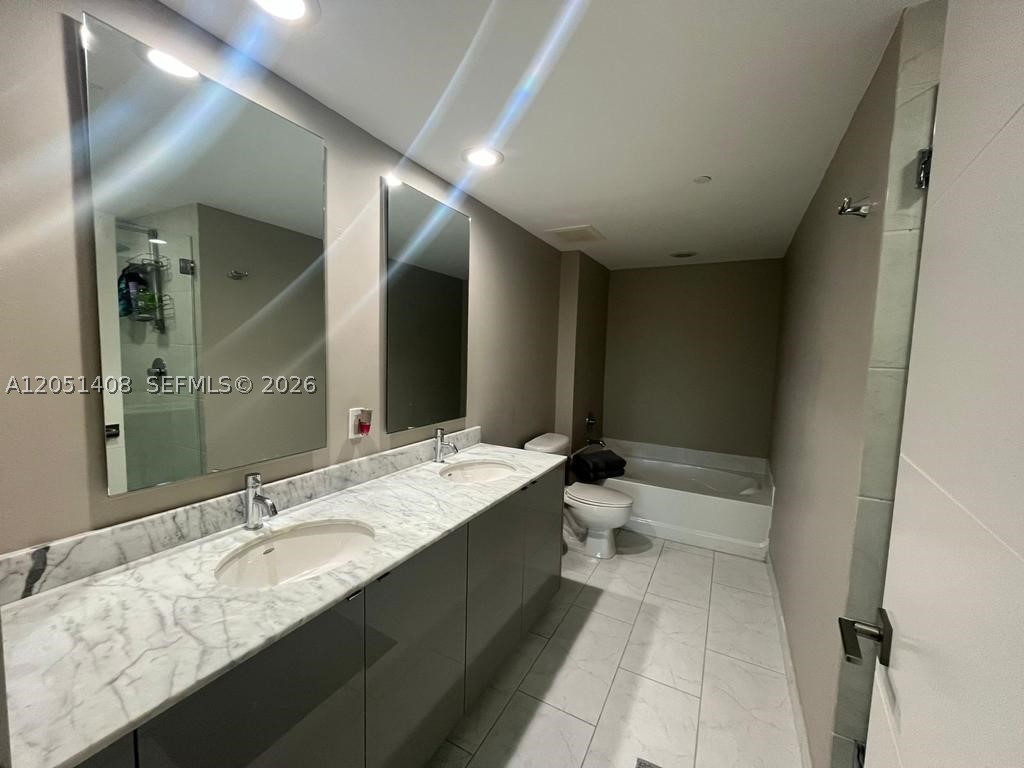 951 Brickell Ave #1706, Miami FL 33131