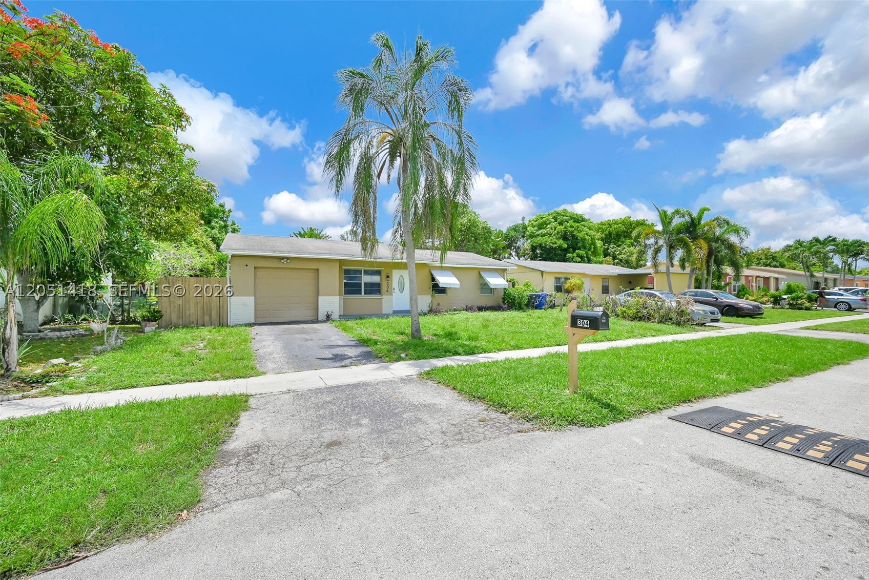 304 SW 77th Ter, North Lauderdale FL 33068