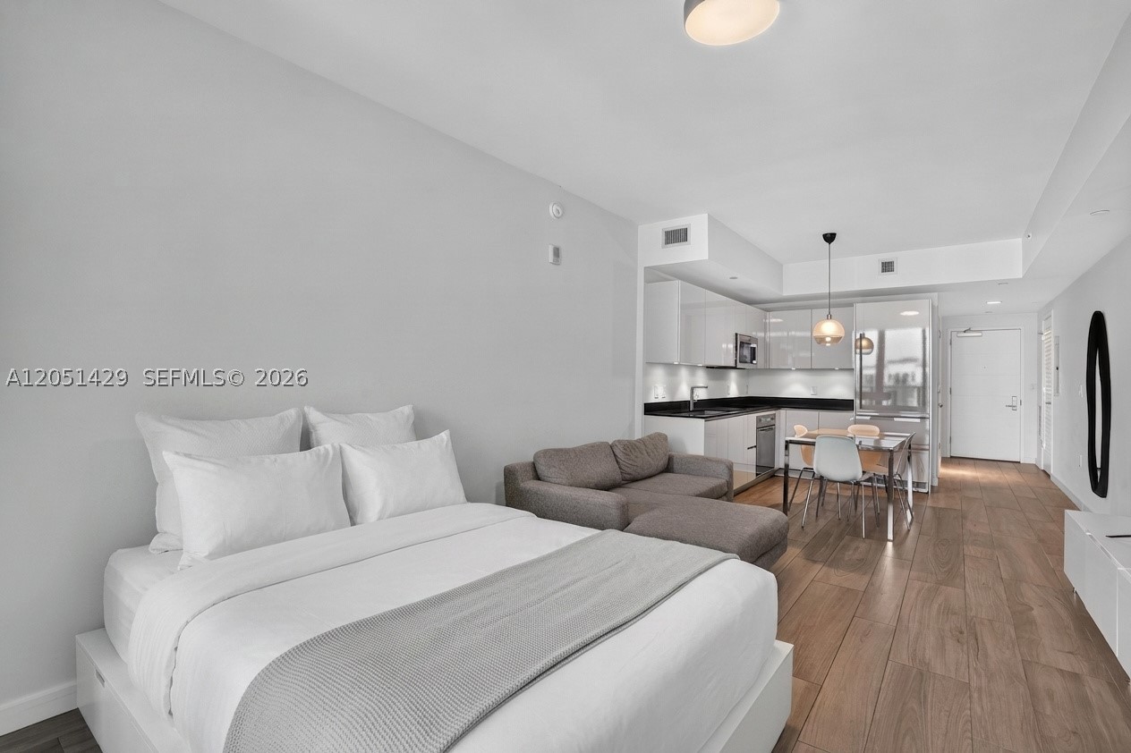 1010 Brickell Ave #3510, Miami FL 33131