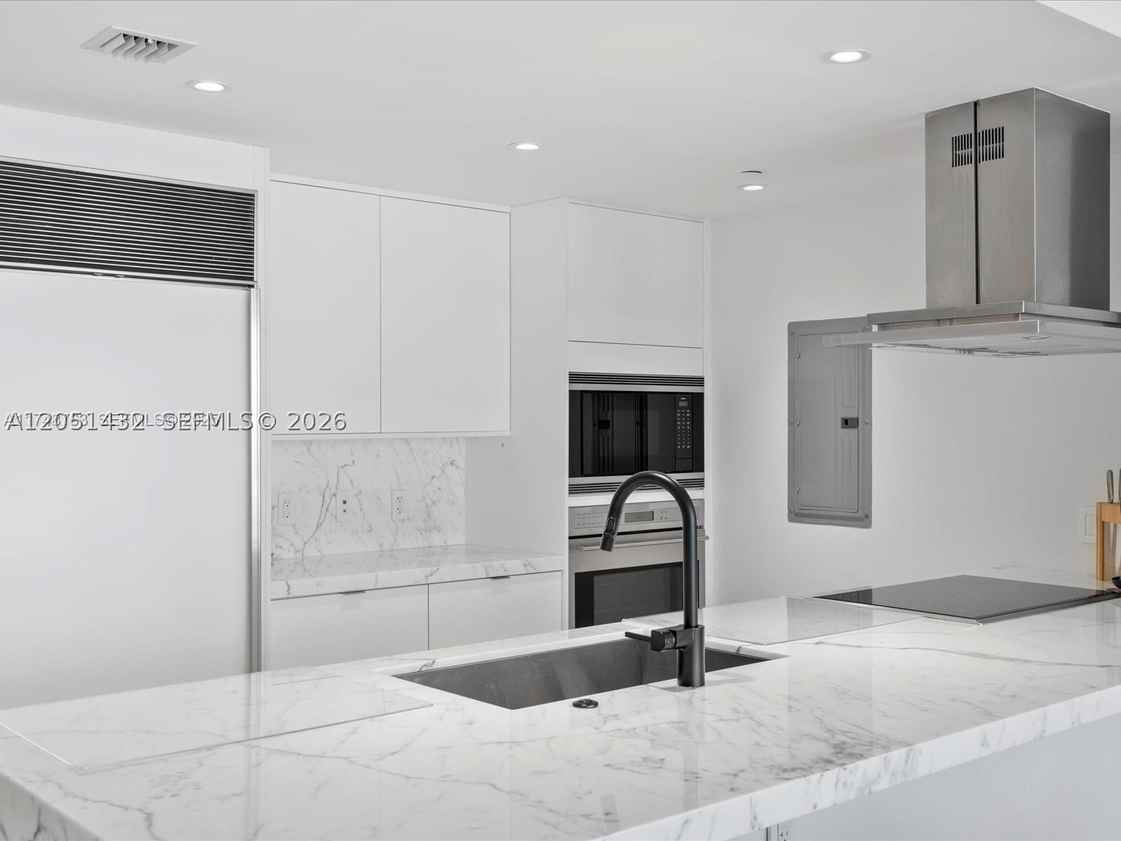 495 Brickell Ave #2305, Miami FL 33131