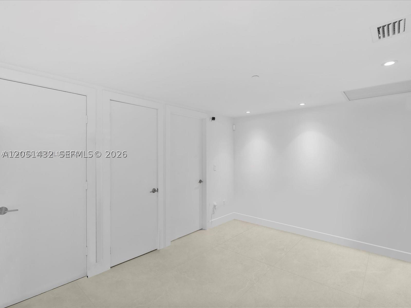 495 Brickell Ave #2305, Miami FL 33131