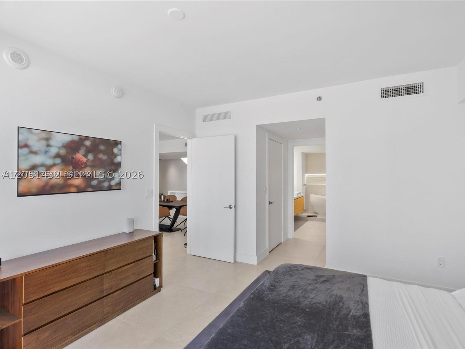 495 Brickell Ave #2305, Miami FL 33131