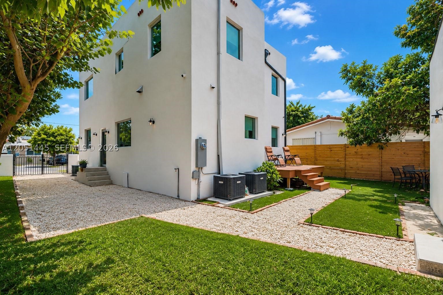 1636 SW 9th St, Miami FL 33135