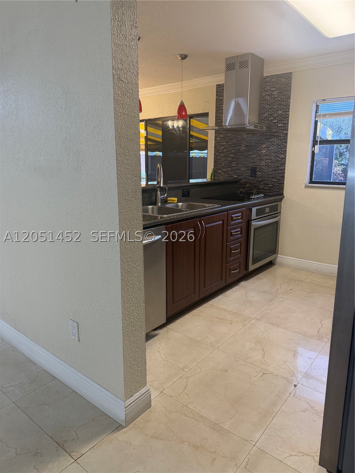 16100 Kilmarnock Dr, Miami Lakes FL 33014