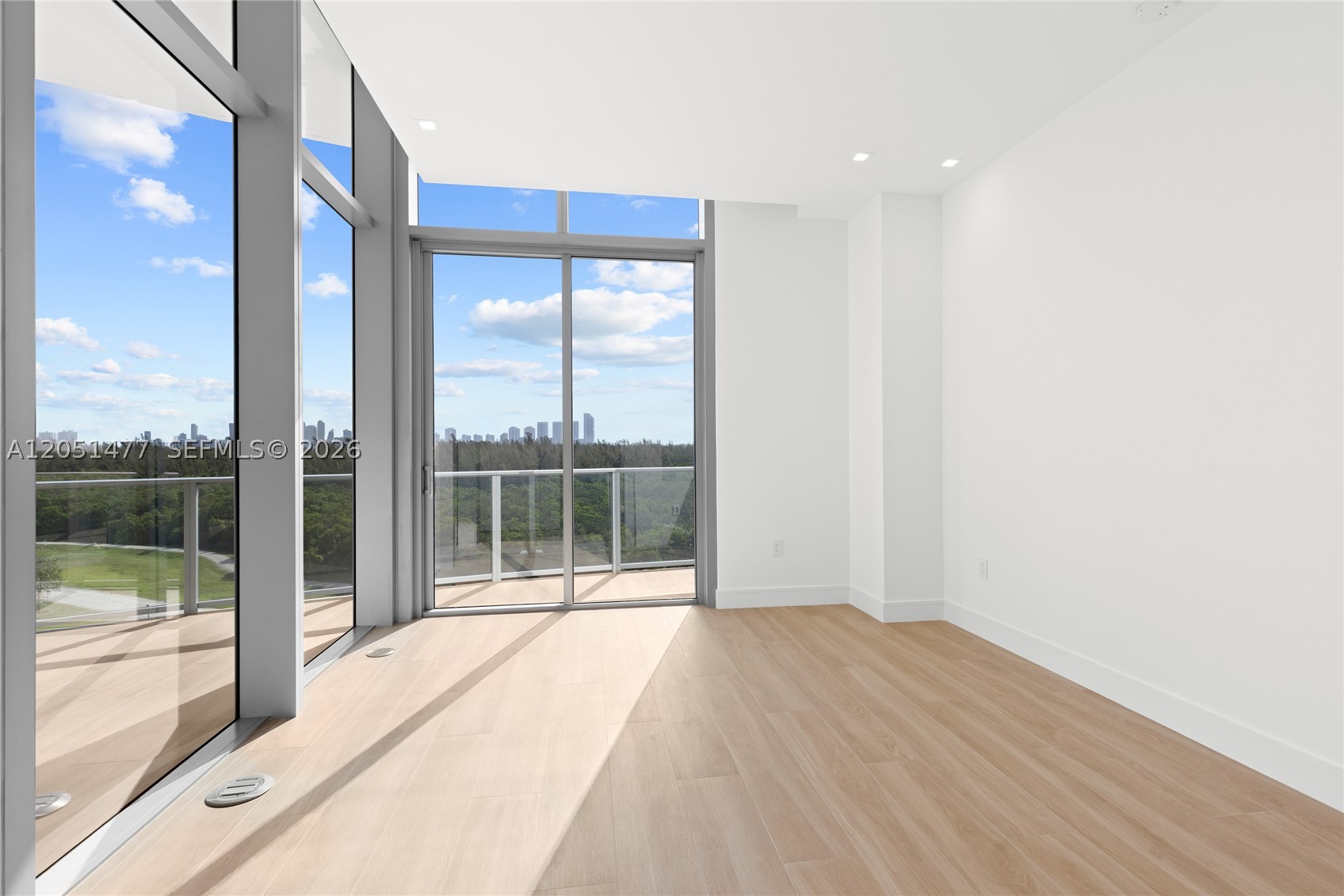 2411 Laguna Cr #611, Miami FL 33181