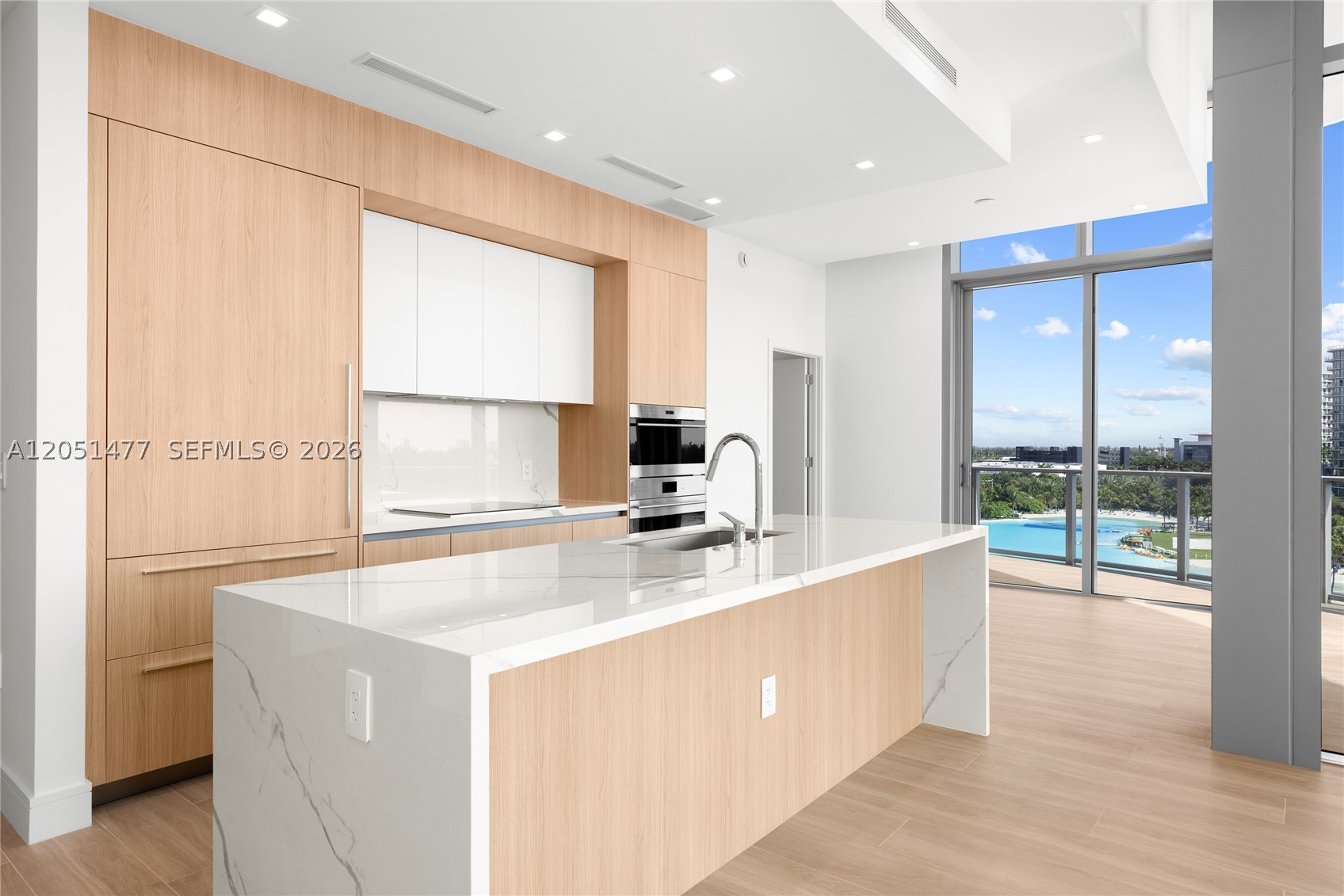 2411 Laguna Cr #611, Miami FL 33181