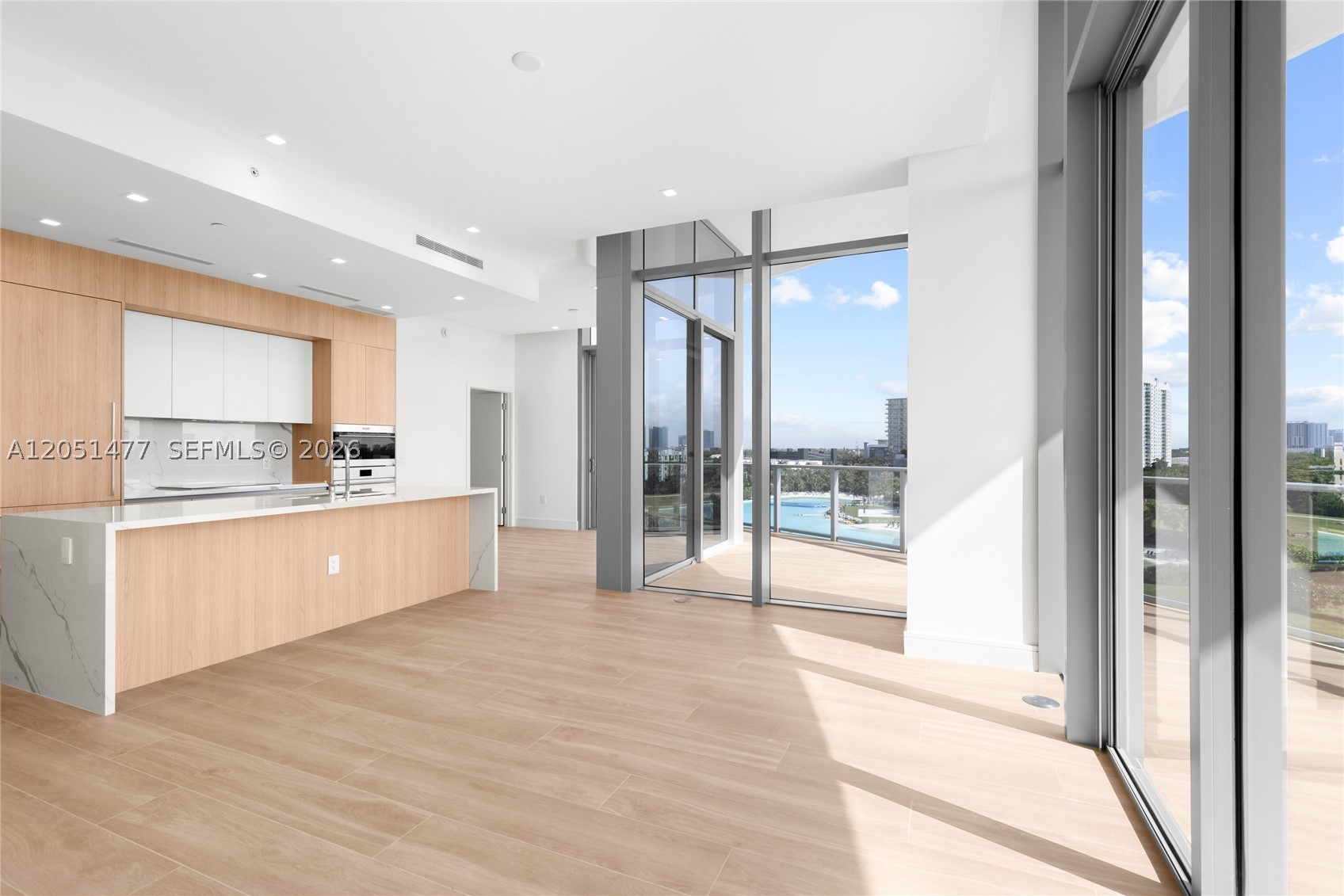 2411 Laguna Cr #611, Miami FL 33181