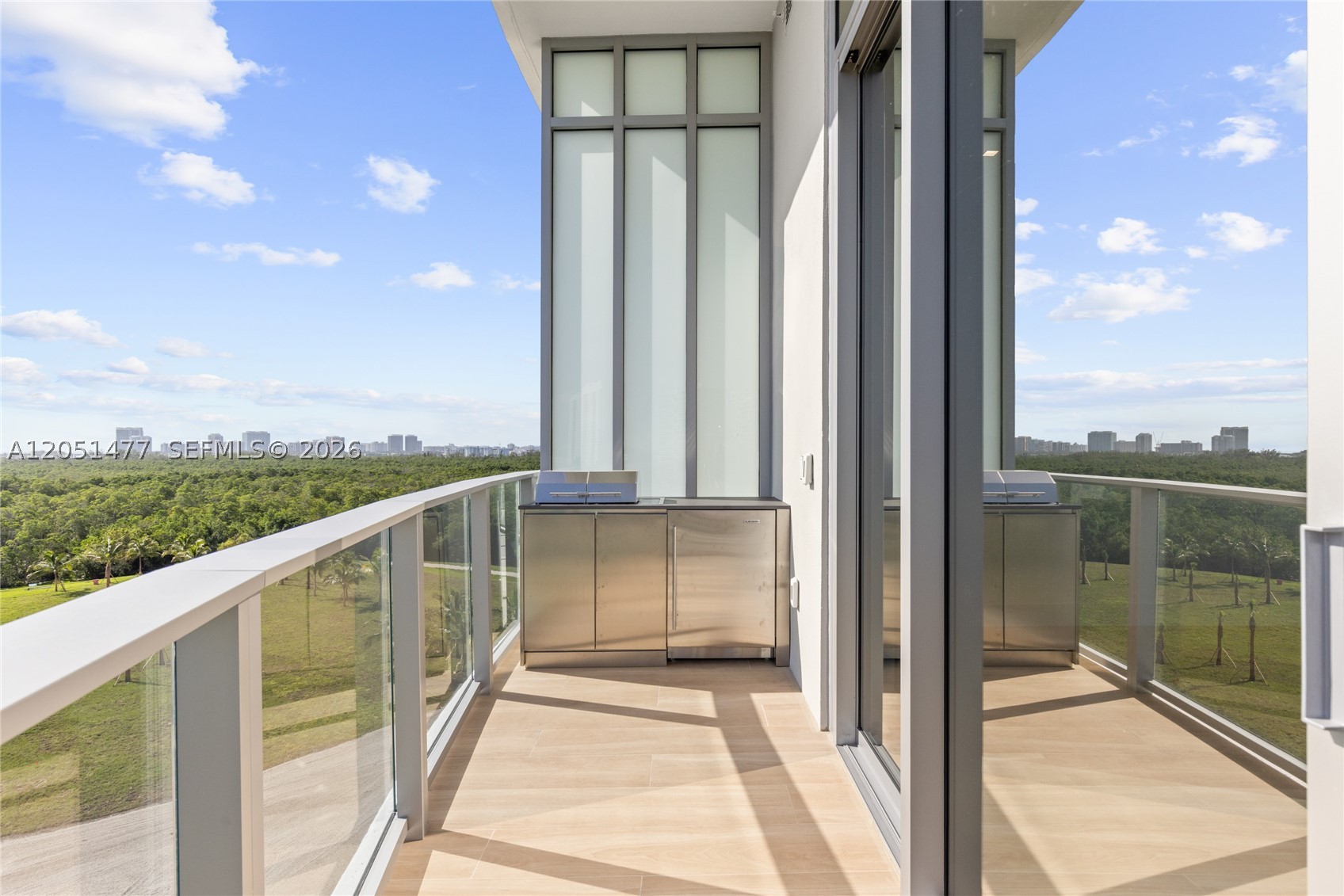 2411 Laguna Cr #611, Miami FL 33181