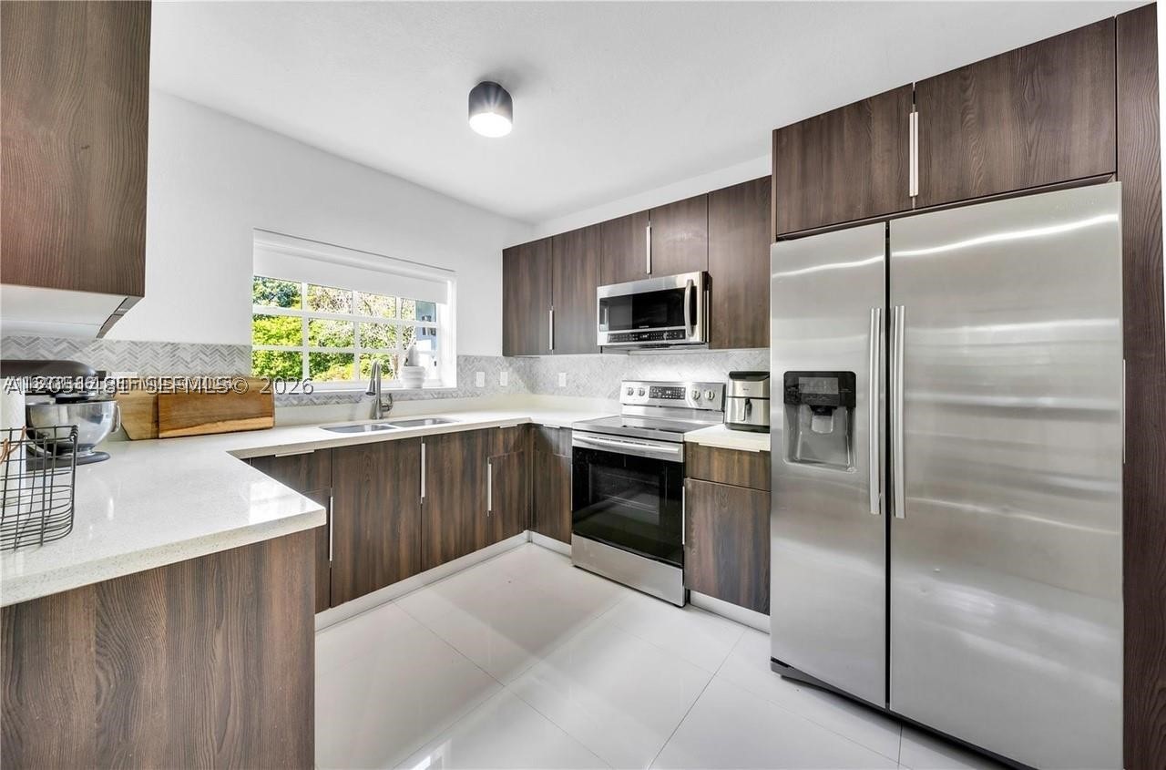 555 NE 127th St #0, North Miami FL 33161
