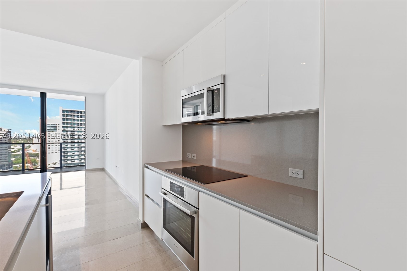 68 SE 6th St #1706, Miami FL 33131