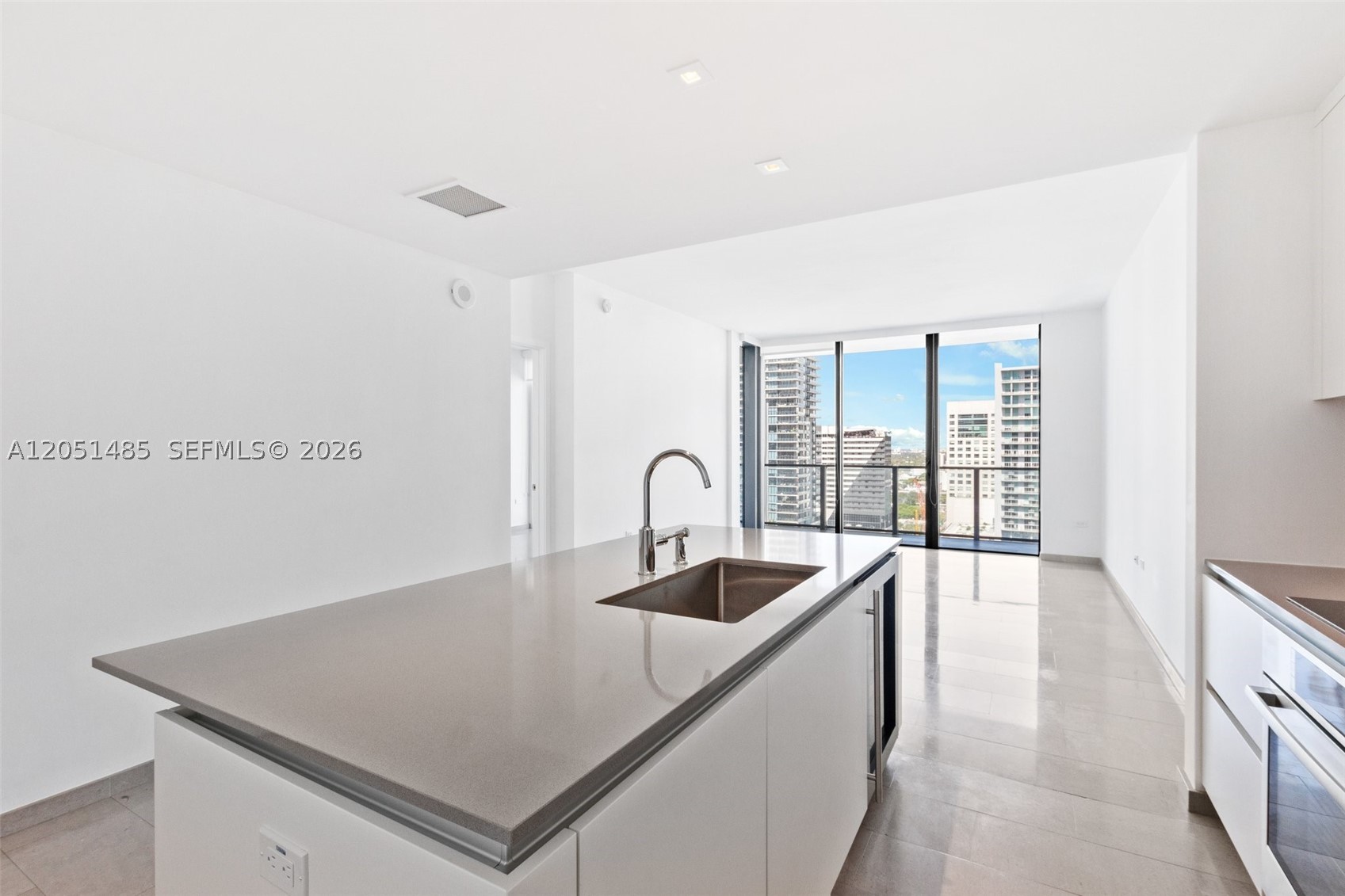 68 SE 6th St #1706, Miami FL 33131
