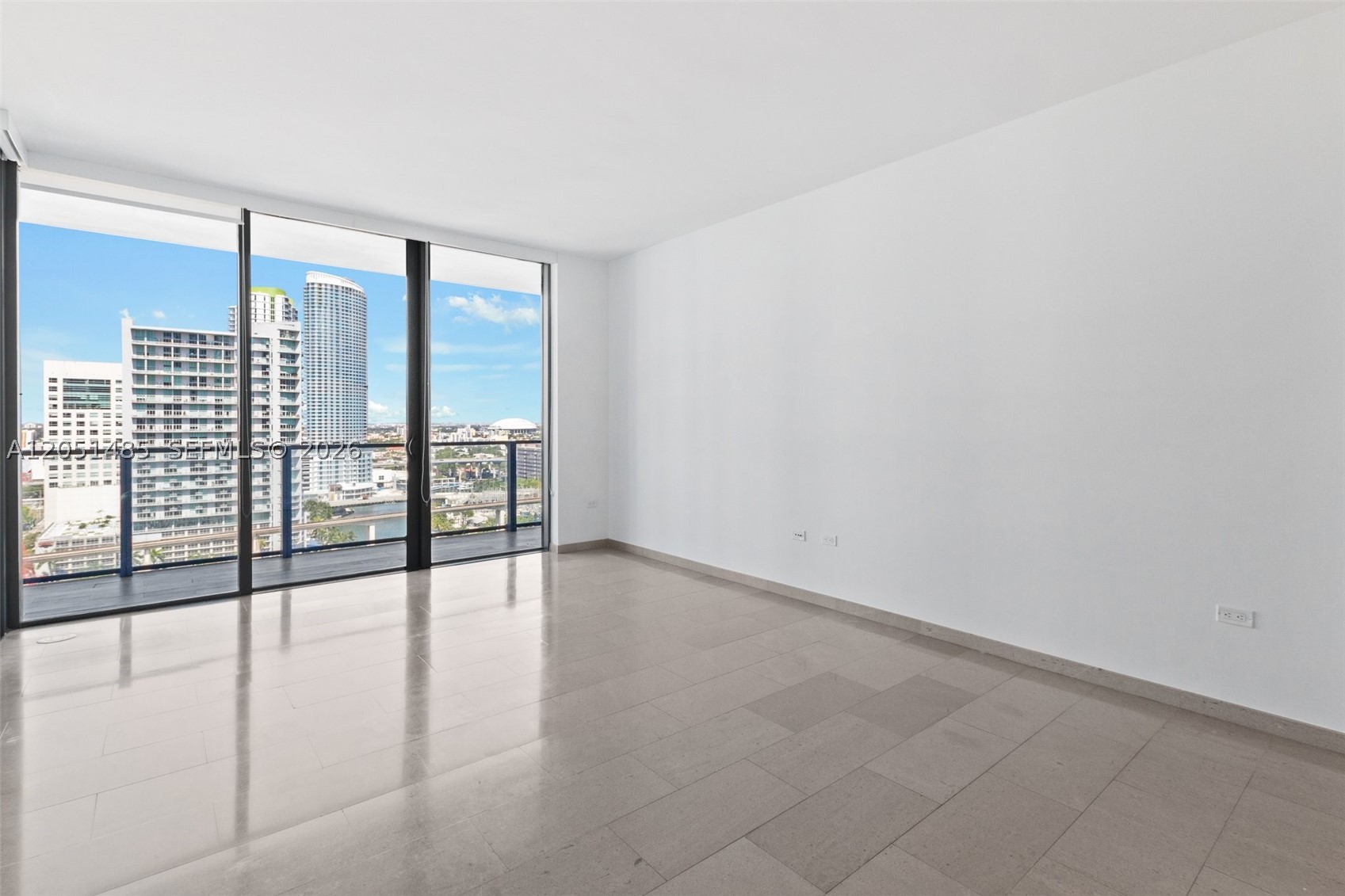 68 SE 6th St #1706, Miami FL 33131