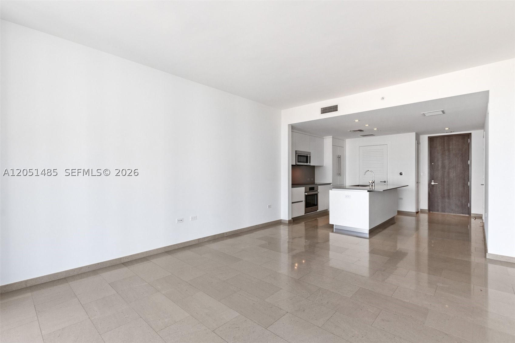 68 SE 6th St #1706, Miami FL 33131