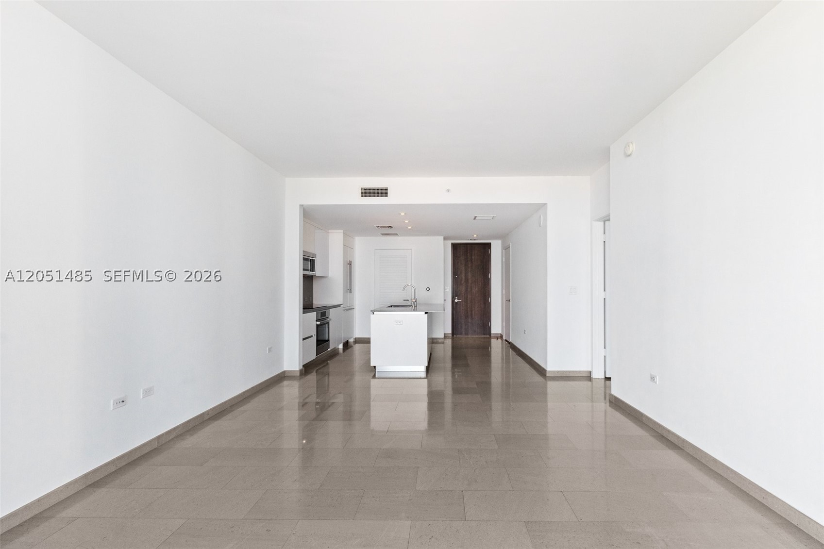 68 SE 6th St #1706, Miami FL 33131