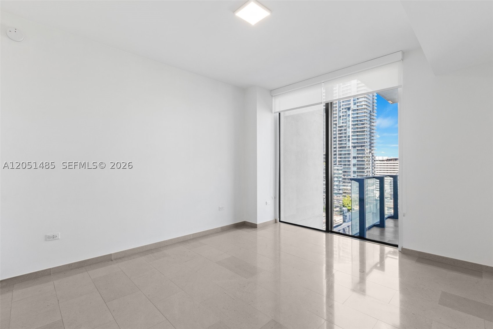 68 SE 6th St #1706, Miami FL 33131