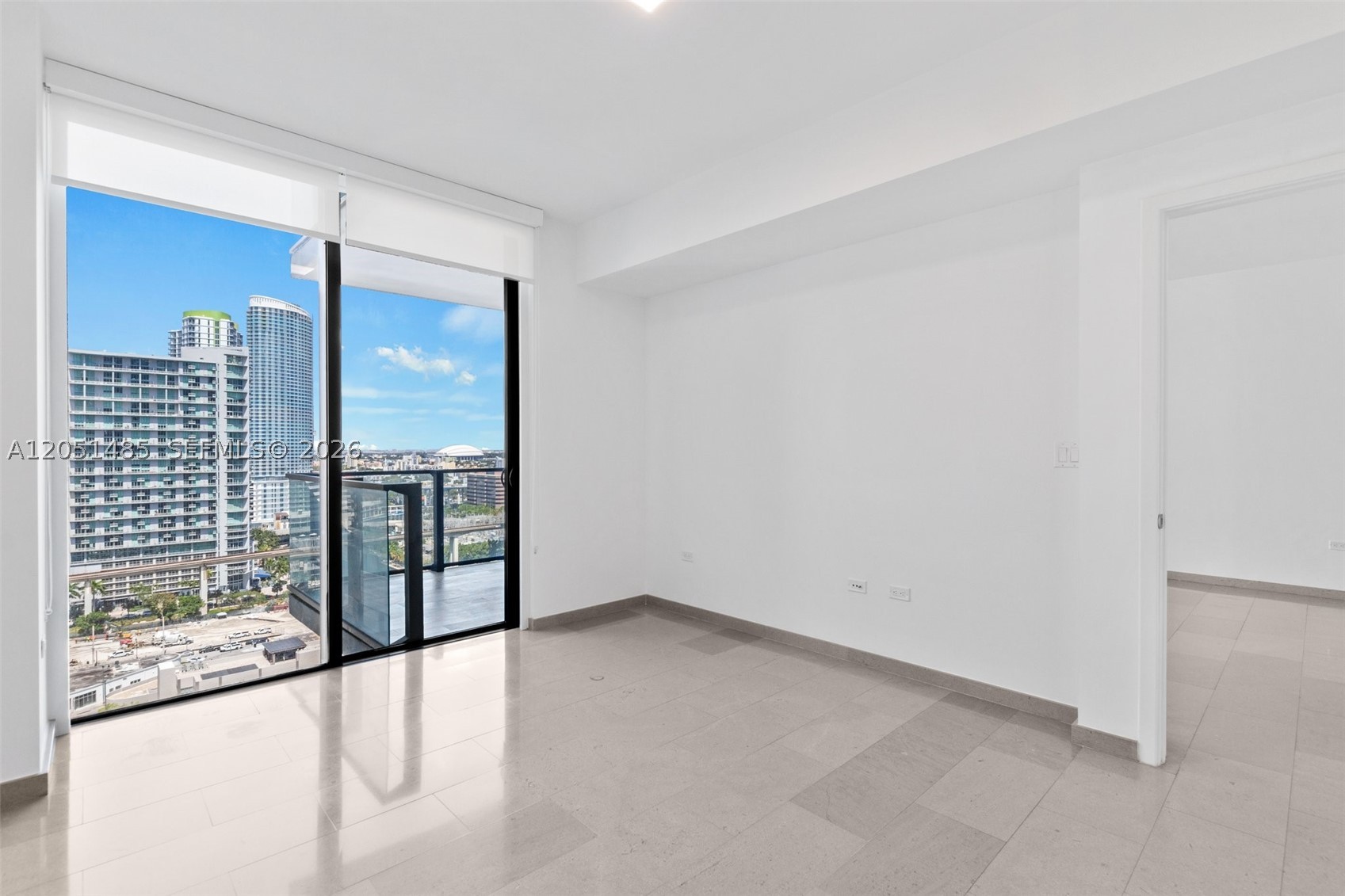 68 SE 6th St #1706, Miami FL 33131