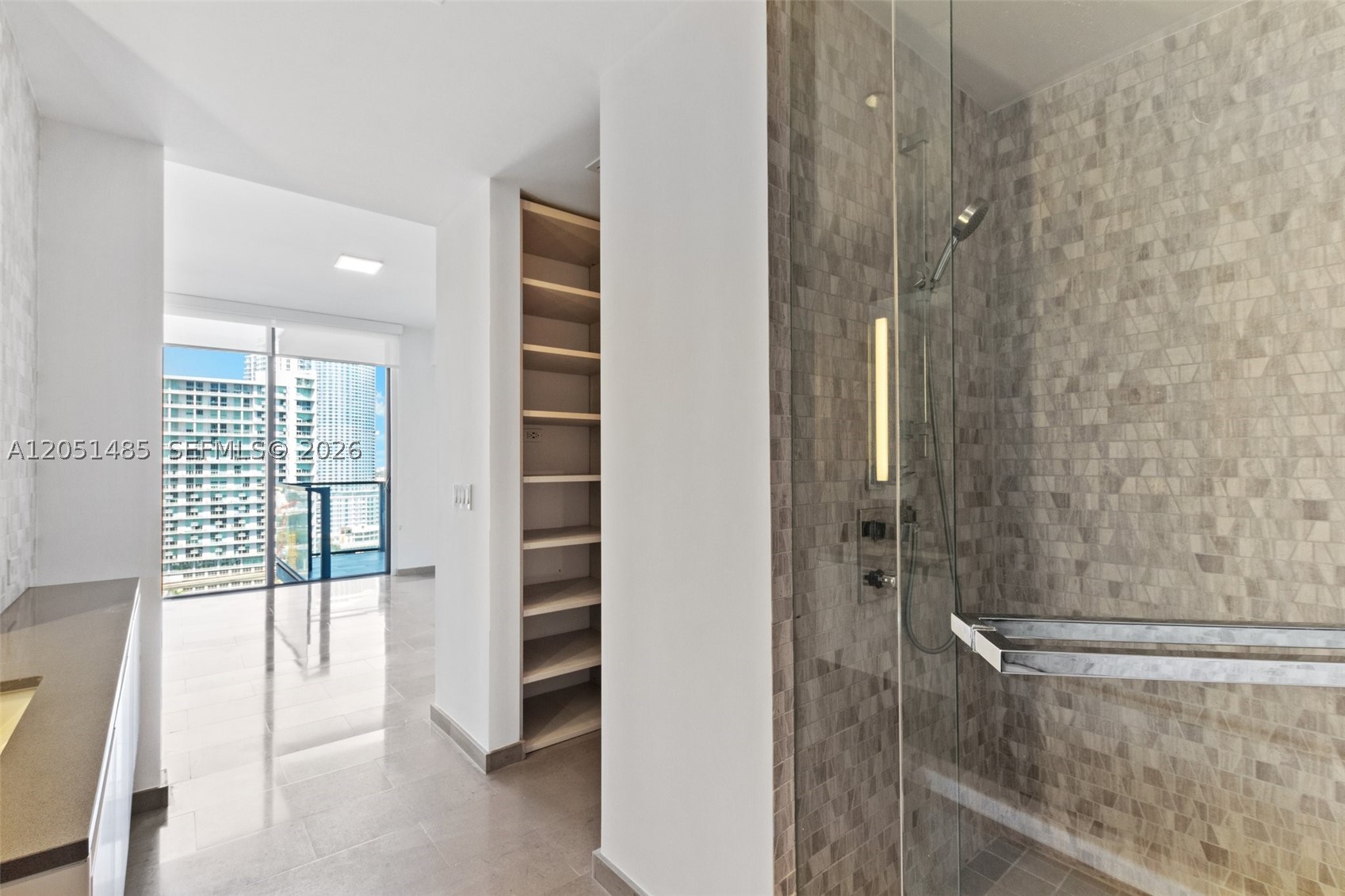 68 SE 6th St #1706, Miami FL 33131
