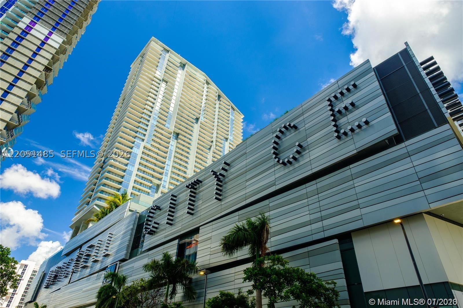 68 SE 6th St #1706, Miami FL 33131
