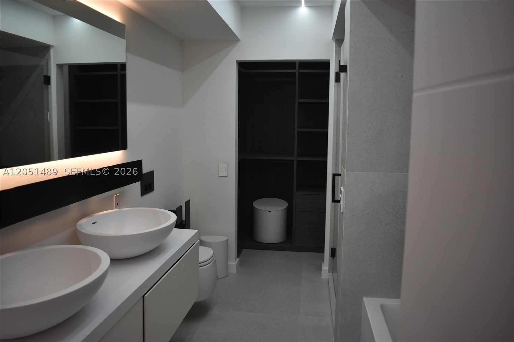 6365 Collins Ave #1211, Miami Beach FL 33141