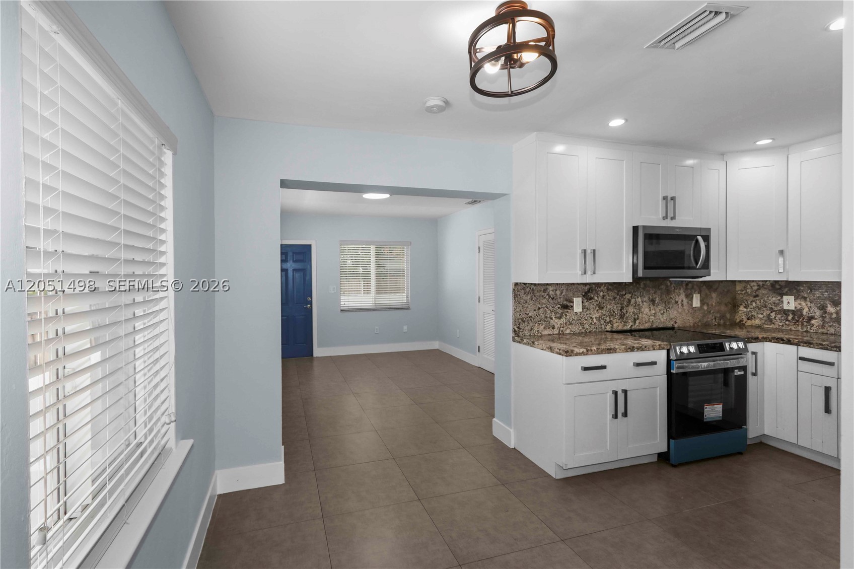 3171 NW 17th St, Miami FL 33125