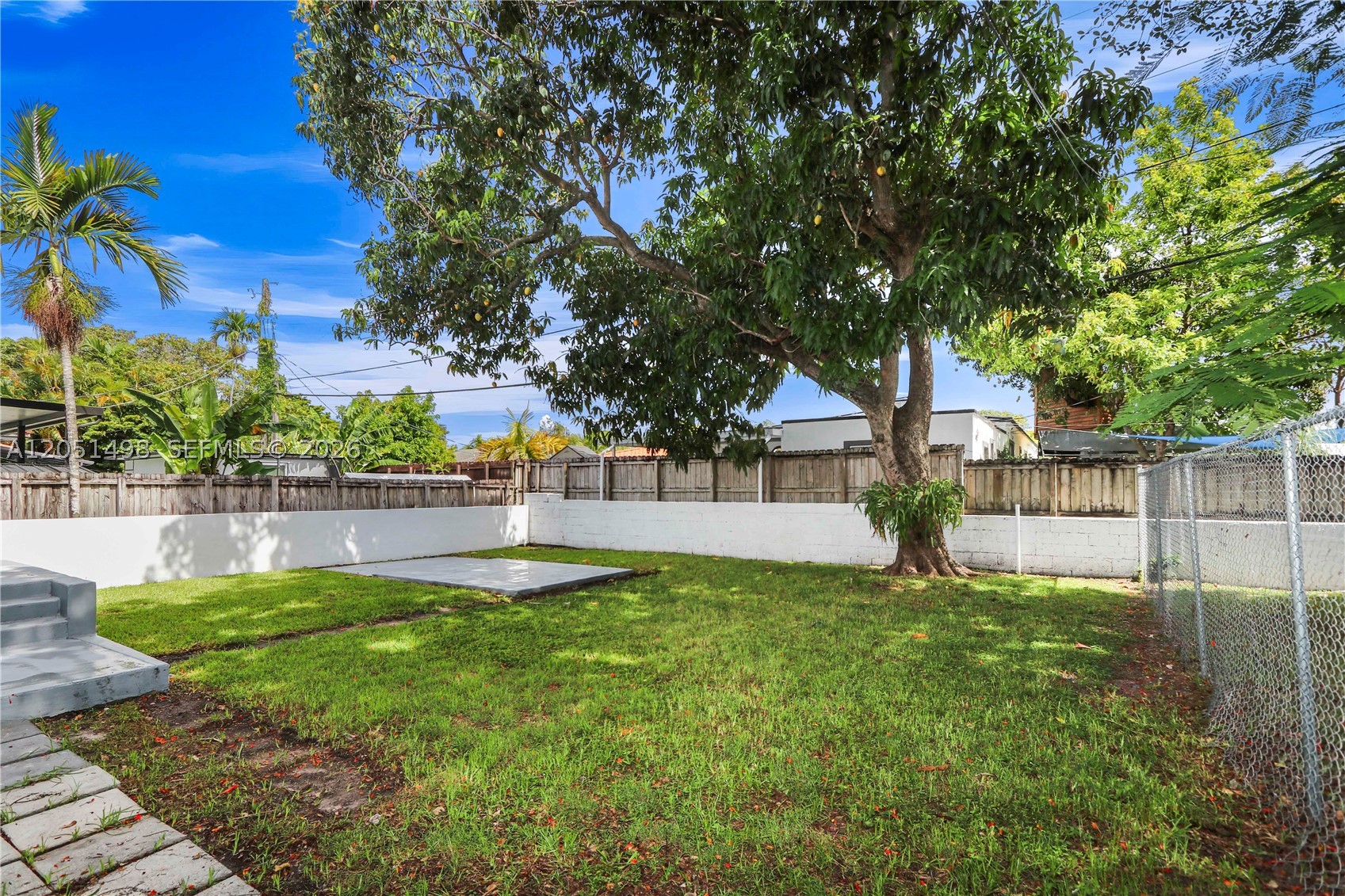 3171 NW 17th St, Miami FL 33125