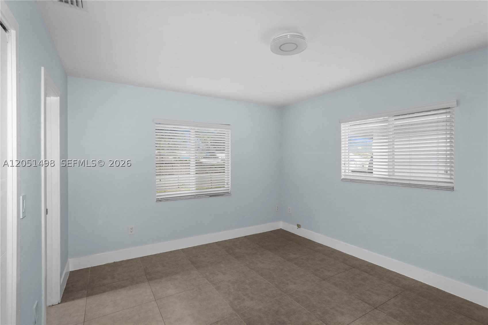 3171 NW 17th St, Miami FL 33125
