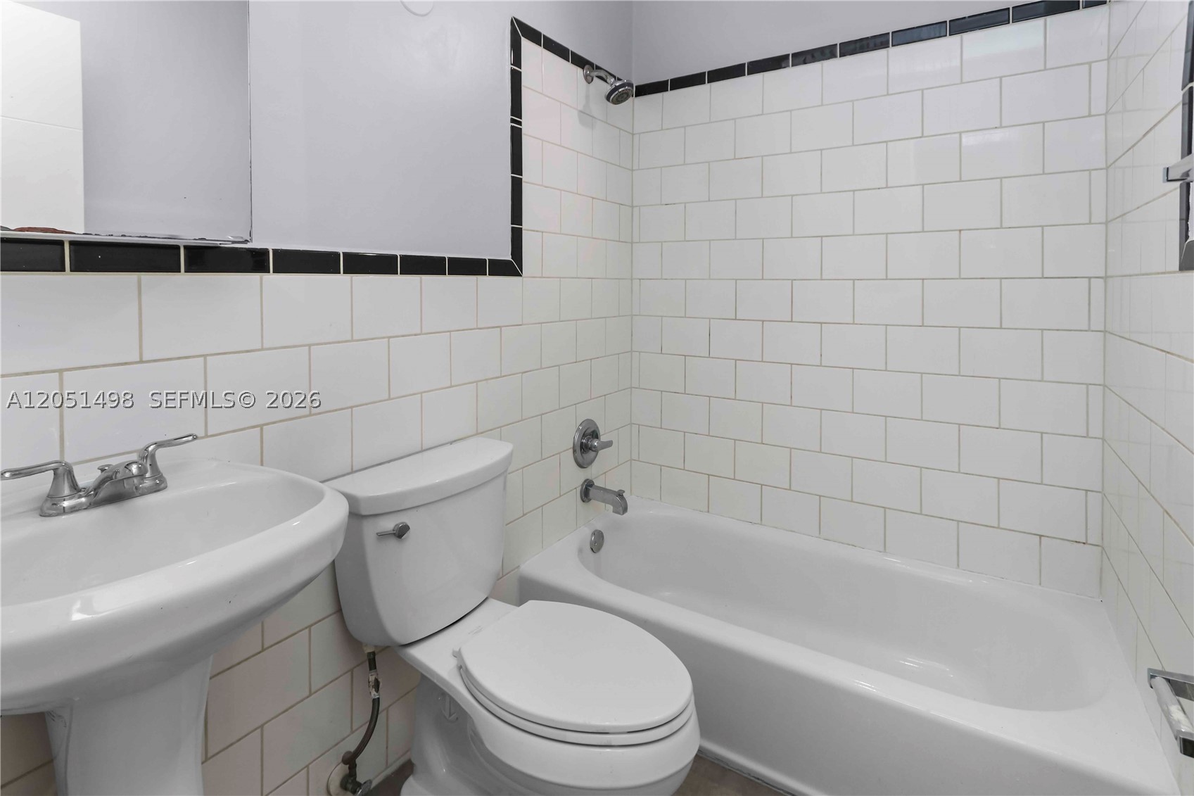 3171 NW 17th St, Miami FL 33125